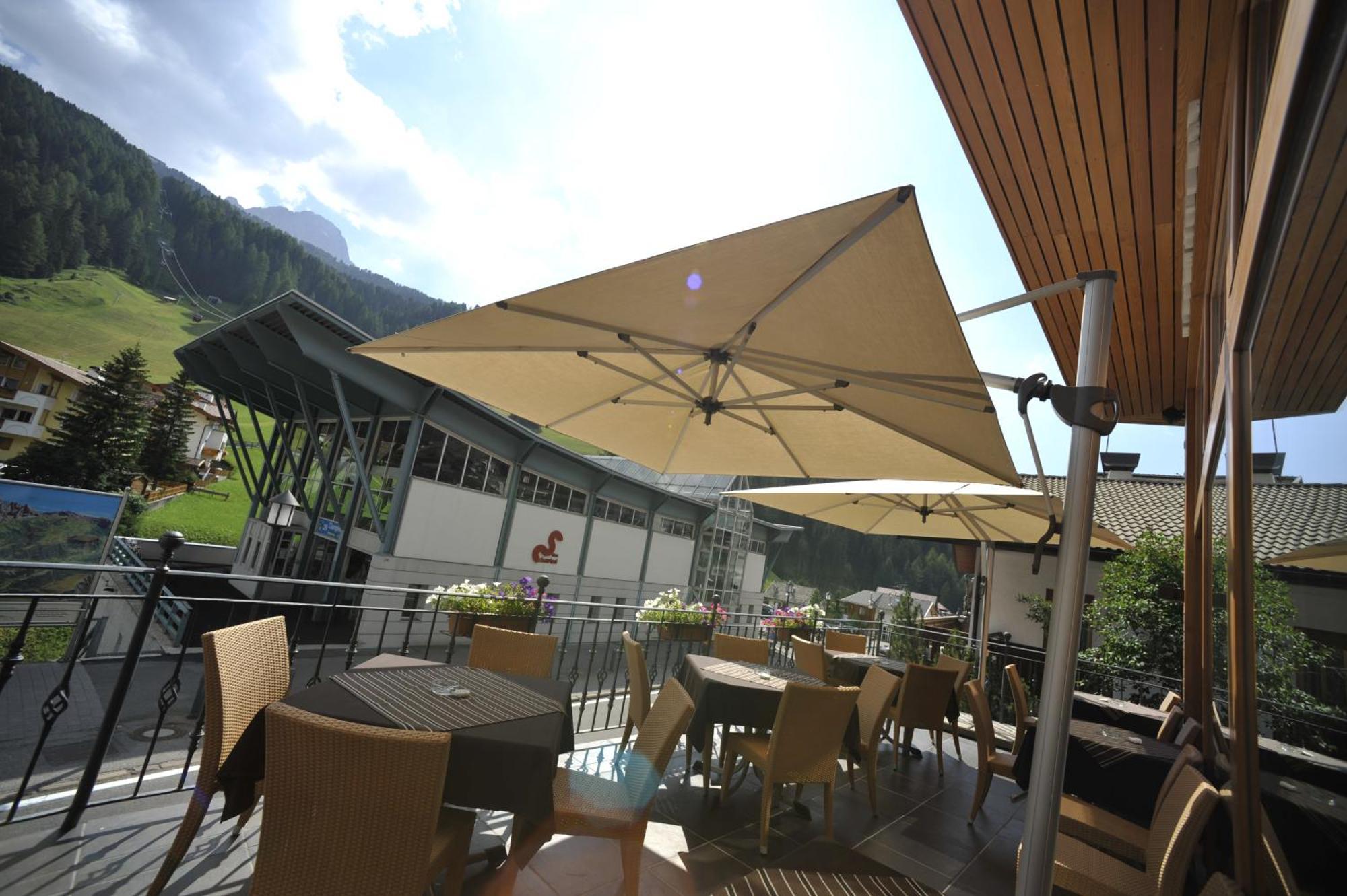 Hotel Europa Dolomites Wolkenstein in Gröden Exterior foto